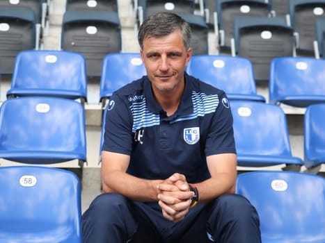 Head coach Jens Härtel in the squad 1. FC Magdeburg - 3. Football League - Squad season 2016/17