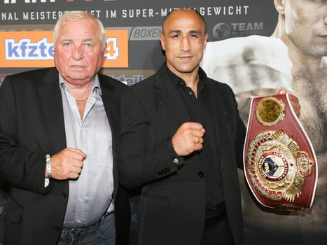 Head coach Ulli Wegner and super middleweight boxer Arthur Abraham (both Team Sauerland) at SAT1 Ran - Boxing on 16.07.2016 in the Max-Schmeling-Halle Berlin