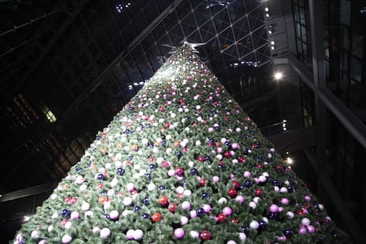 christmas tree main station berlin