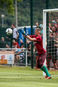 Lukáš Hrádecký (Eintracht Frankfurt) at the warm-up - TSV Steinbach vs. Eintracht Frankfurt on 30.07.2016 (Photo: Fingerhut)