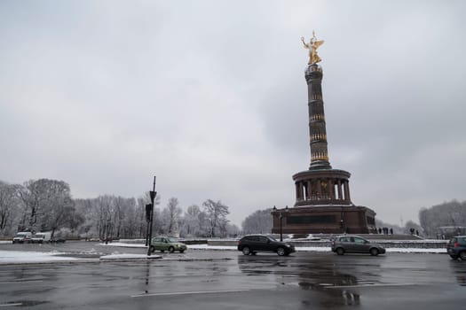 Traffic at the Victory Column in Berlin