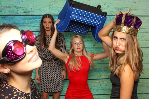 Zickenkrieg in front of Fotobox - Party with Photobooth
