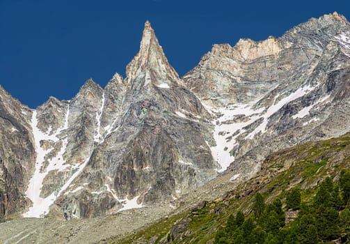 Aiguille de la Tsa and the Dents de Tsalion