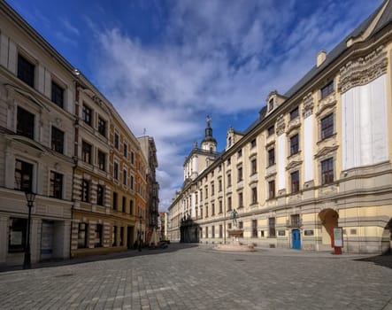 Breslau Universitaet und Fechterbrunnen in der Altstadt - Breslau,the university and sword well in old town