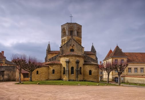 Romanesque church in Semur-en-Brionnais Burgundy,France - romanesque Semur-en-Brionnais church in Burgundy,France