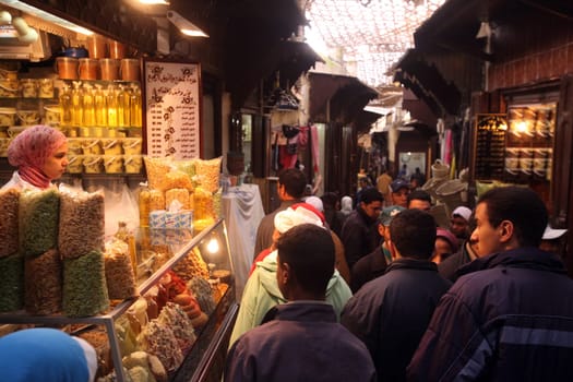 Africa,North Africa,Morocco,Fes,Medina,Old Town,Mosque,Minaret,Souq,Alley,Everyday,(Urs Flueeler)