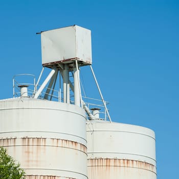 White silos for the storage of lime and cement