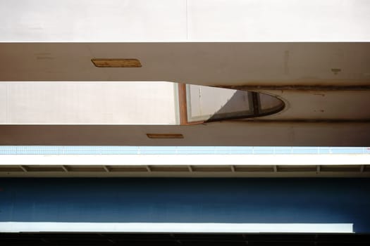 The shelter of the bridge railing and the bridge floor of an expressway.