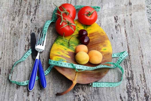 Diet with fruits and vegetables. Lose weight through healthy eating with fruits and vegetables