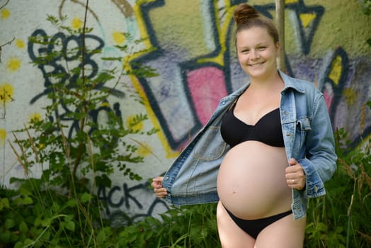 Adolescent pregnant woman
