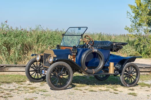 Oldtimer Ford T Runabout,year of construction 1913,4 cylinders,displacement 2700 ccm,2 forward gears,semi-automatic,20 hp,72 km/h