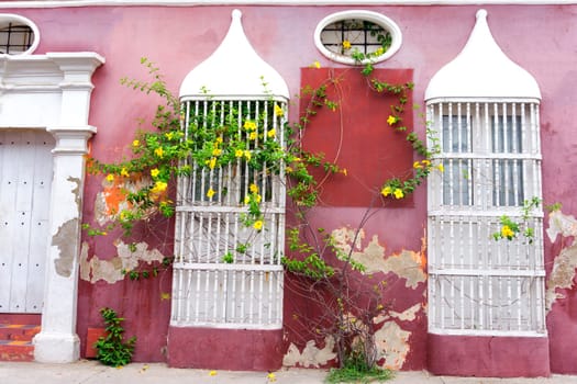 Beautiful pink colonial architecture in the historic center of Cartagena, Colombia