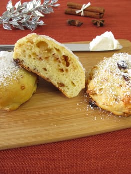 Studs Scones with string cream