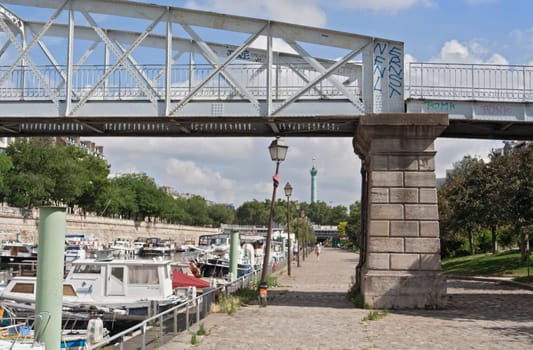 boats in the Bassin de l Arsenal west of the Place de la Bastille