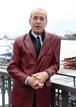 Francis Rossi . Britische Rock-Legende stellt.neues Akustik-Album Aquostic II – That ́s A Fact im Hard Rock Cafe Hamburg vor