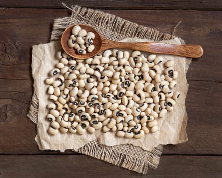 Pile of Black eyed peas with a spoon