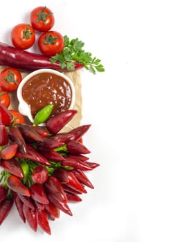 Tomato sauce and vegetables: tomatoes, hot pepper and herbs