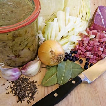 Cook and boil Bavarian cabbage