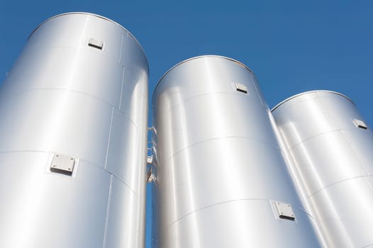 Industrial silos for chemical production, by stainless steel