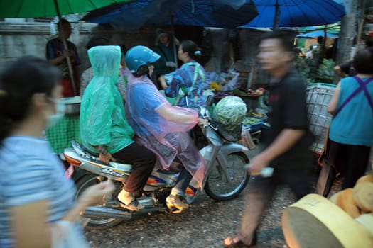 People at the Talat Warorot in the city of chiang mai in the north of Thailand in Southeastasia. ...
