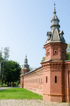 Sergiev Posad - August 10, 2015: the Red wall extending from the retail shops around pafnutevskigo garden at the Trinity-Sergius Lavra