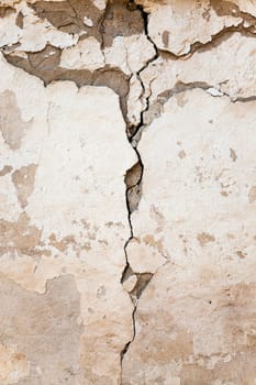 a building wall which started collapsing gradually. old building.