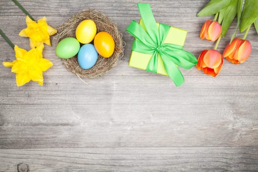 easter dekoration and present (copy space)