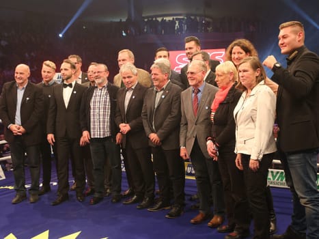Sports greats from Magdeburg as guests of honour in the ring during the SES Box Gala on 12.11.16 in the GETEC Arena Magdeburg