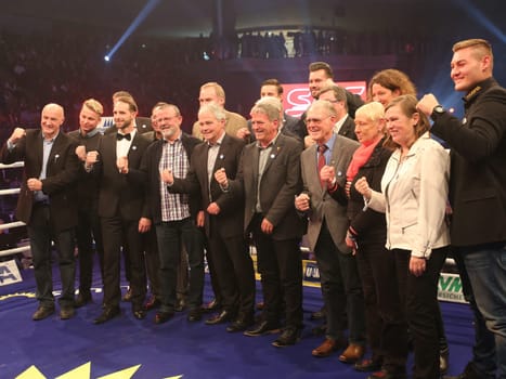 Sports greats from Magdeburg as guests of honour in the ring during the SES Box Gala on 12.11.16 in the GETEC Arena Magdeburg