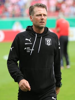 Head coach Rico Schmitt (Hallescher FC) at the DFB-Pokal 2016/17 - 1st round - Hallescher FC against 1.FC Kaiserslautern