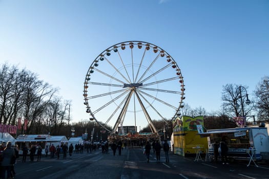 Ferris wheel at the Brandenburg Gate for the New Year's Eve party 2016 on 30.12.2016