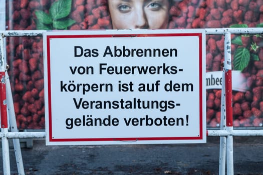 Prohibition sign for the burning of fireworks on the grounds of the New Year's Eve party at the Brandenburg Gate in Berlin on 30.12.2016