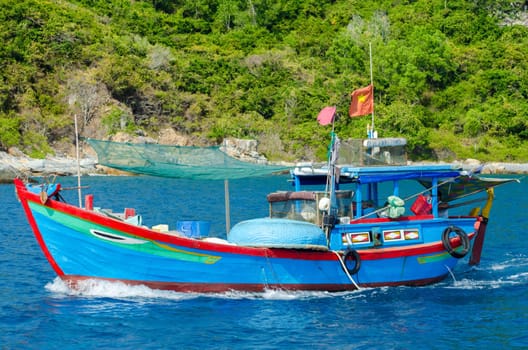 Vietnamese fishing boa