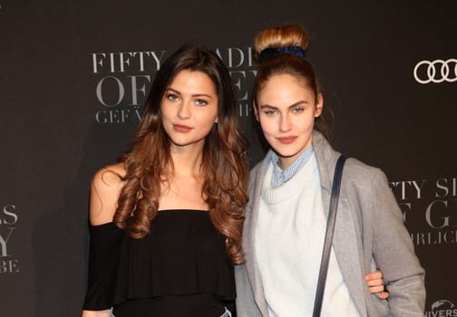 Fata Hasanovic und Elena Carriere, .Europapremiere von FIFTY SHADES OF GREY -   Cinemaxx Hamburg