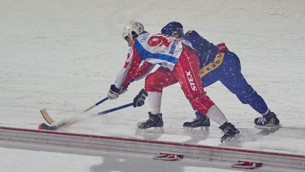 The game of hockey. Training games.