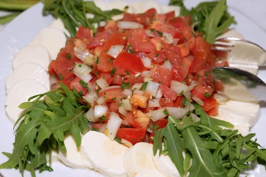 Tomato salad with mozzarella