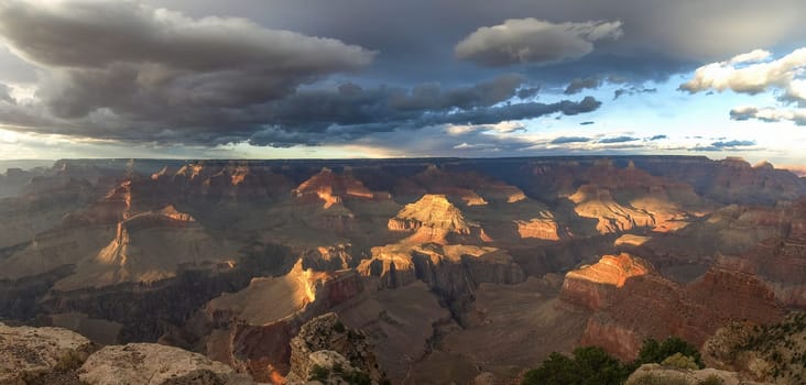 The Grand Canyon. Views of the canyon, the landscape and nature.