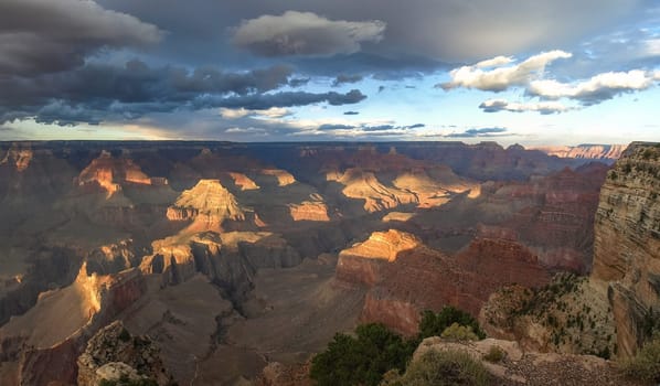 The Grand Canyon. Views of the canyon, the landscape and nature.