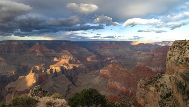 The Grand Canyon. Views of the canyon, the landscape and nature.
