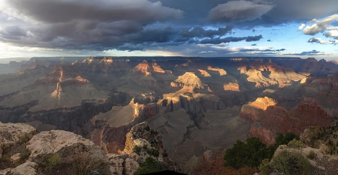The Grand Canyon. Views of the canyon, the landscape and nature.