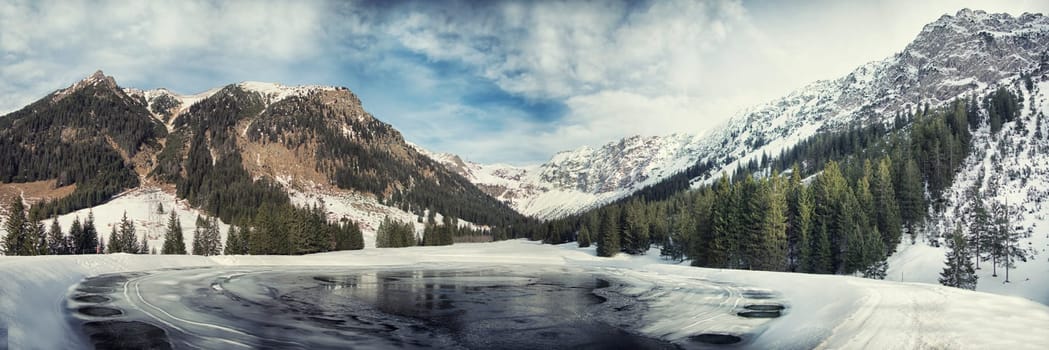 Close up on lake in Alps near Obersdrof