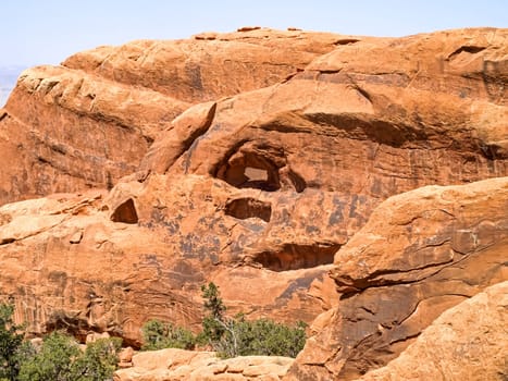Nature National Park, Utah. The landscape and rocks. Roads and propinki Park, Utah.