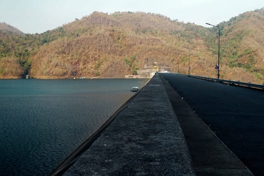 Vajiralongkorn Dam hydroeletric barrage