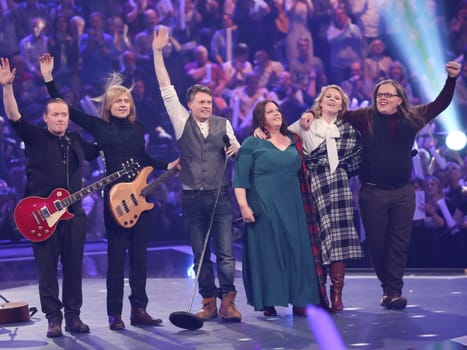 Kelly Familiy in the ARD TV show Schlager Countdown in Oldenburg on 25.03.2017