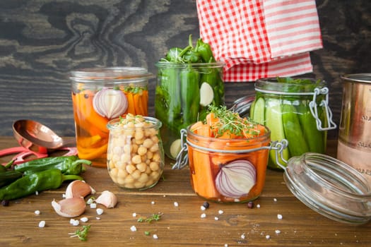 Cann various fresh vegetables in Glaesern