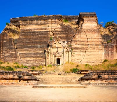 Mingun Pahtodawgyi Temple in Mandalay, Myanmar ( Burma )