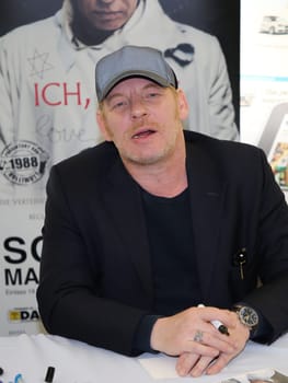 Actor Ben Becker during an autograph session on 10.04.2017 in Magdeburg