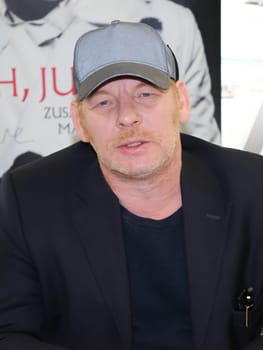 Actor Ben Becker during an autograph session on 10.04.2017 in Magdeburg