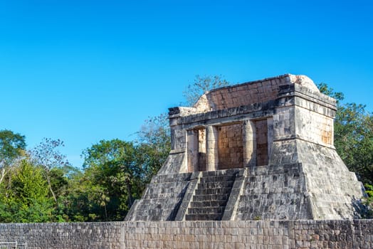 View of the temple of the bearded man in the Mayan ruins of Chichen Itza in Mexico