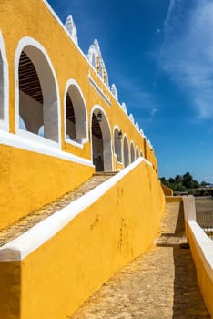 Vertical view of the exterior of the monastery in Izamal, Mexico